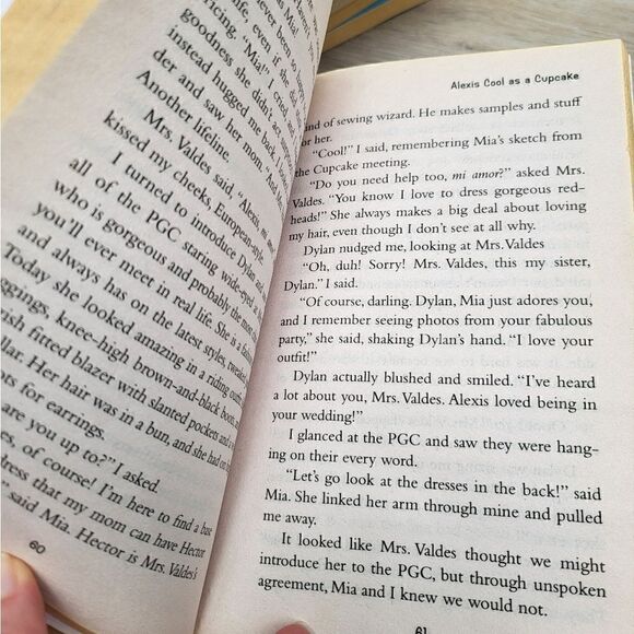 6 Cupcake Diaries chapter books - Picture 10 of 10
